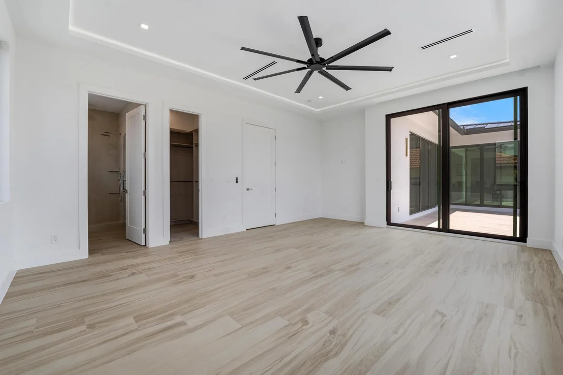 Photo of 948 Banyan Drive