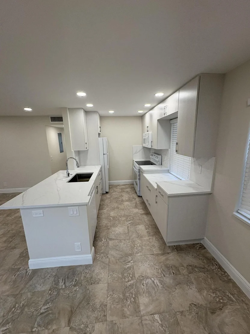 Photo of Unit 883 at 883 Normandy Lane