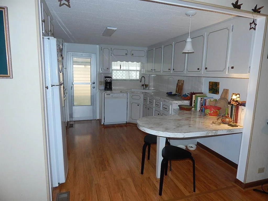 Photo of Unit 32 at 400 N A1a