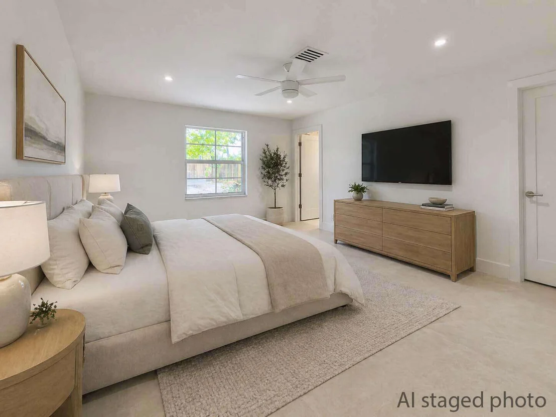 Photo of 236 SE 3rd Avenue