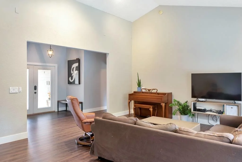 Photo of 9800 Sun Pointe Drive