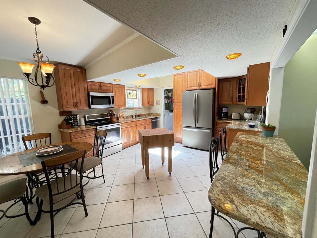 Photo of 886 Schumann Drive