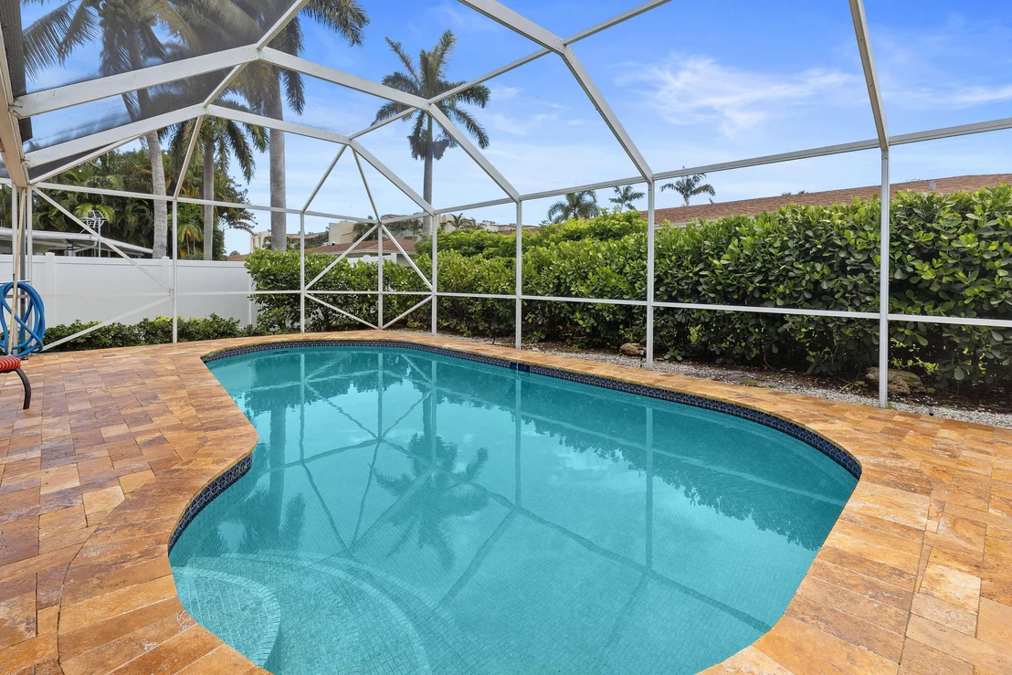 Photo of 634 Riviera Drive