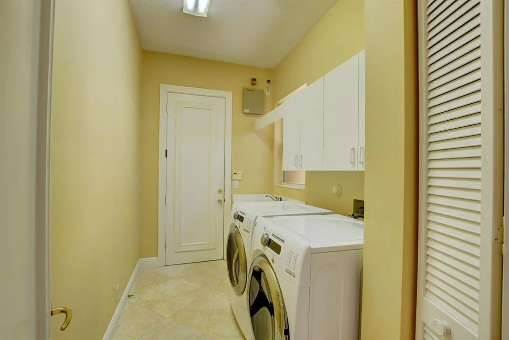 Photo of 7064 Mandarin Drive