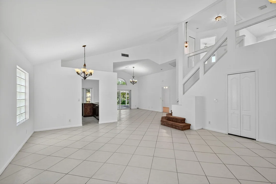 Photo of 2707 Pointe Circle