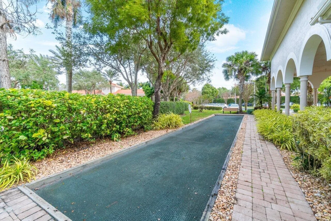 Photo of 9786 Isles Cay Drive