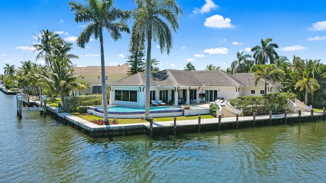 Photo of 975 Banyan Drive