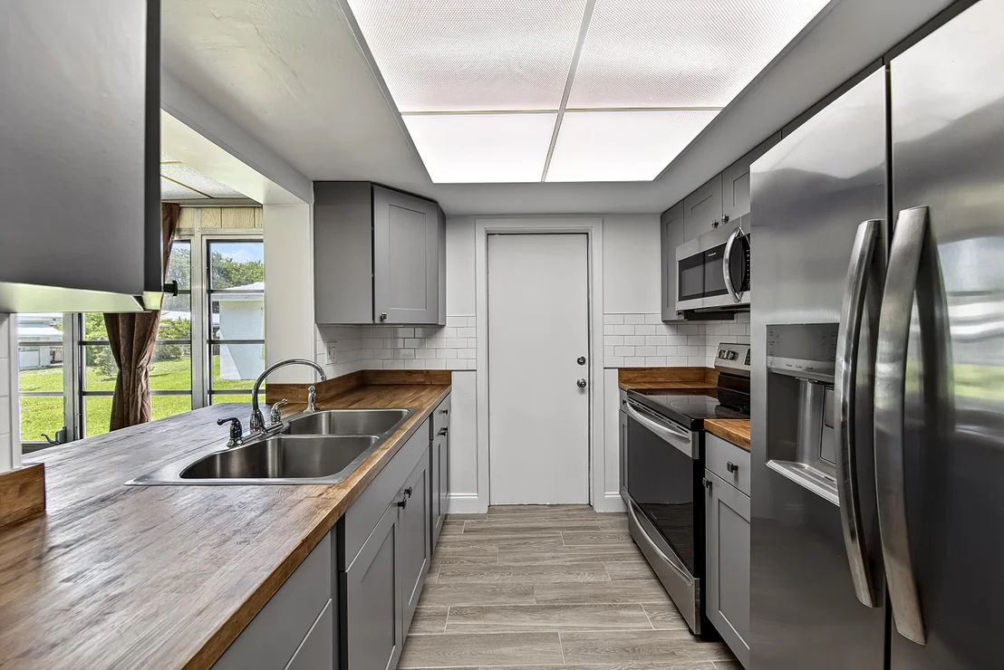 Photo of 2521 N Cypress Road