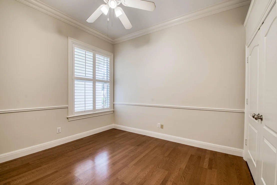 Photo of 190 S Hampton Drive