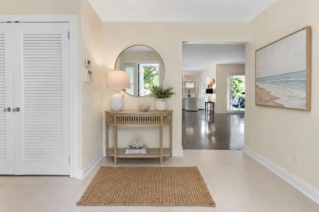 Photo of 3240 Lakeview Drive