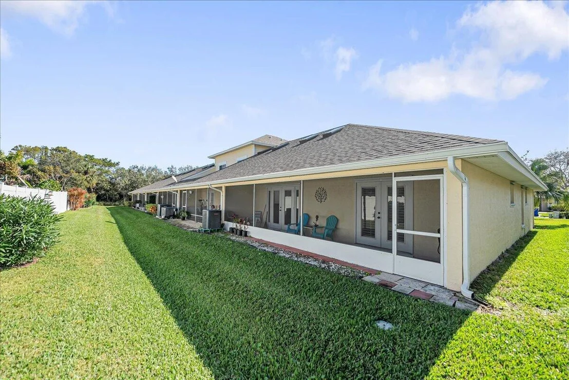 Photo of 552 6th Lane
