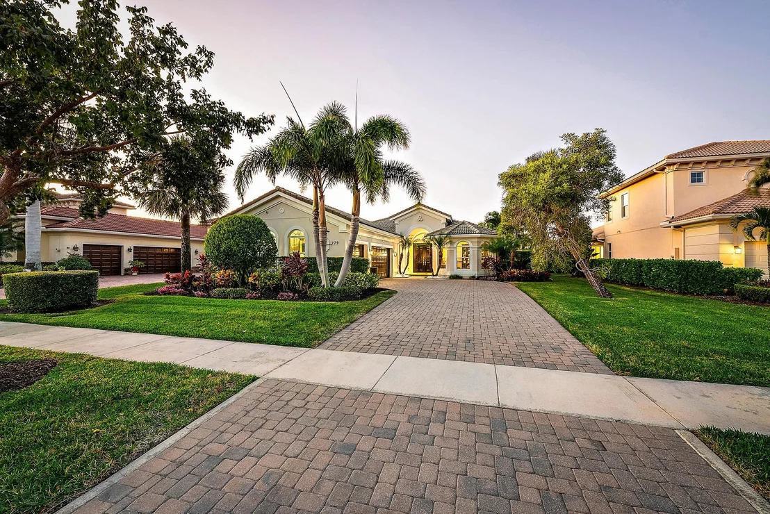 Photo of 279 Carina Drive