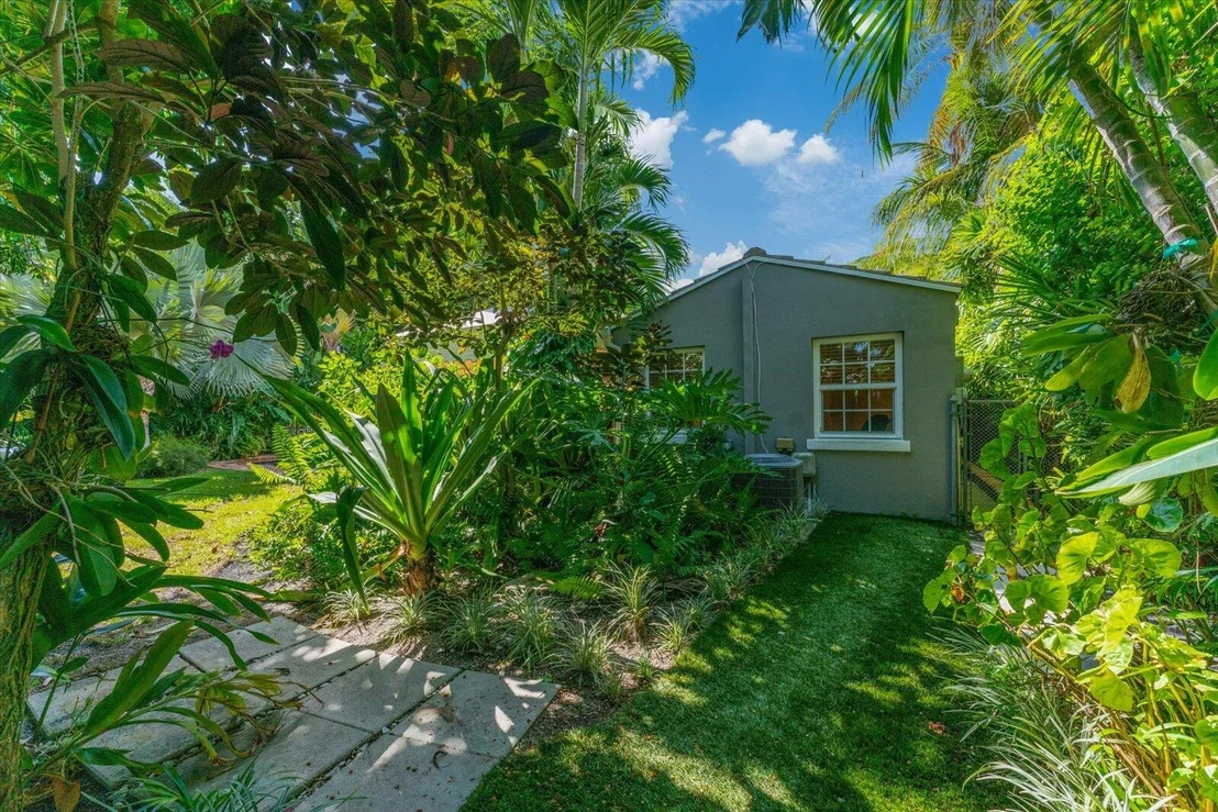 Photo of 733 Sunset Road