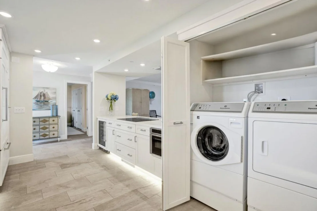 Photo of Unit 703 at 400 Beach Road