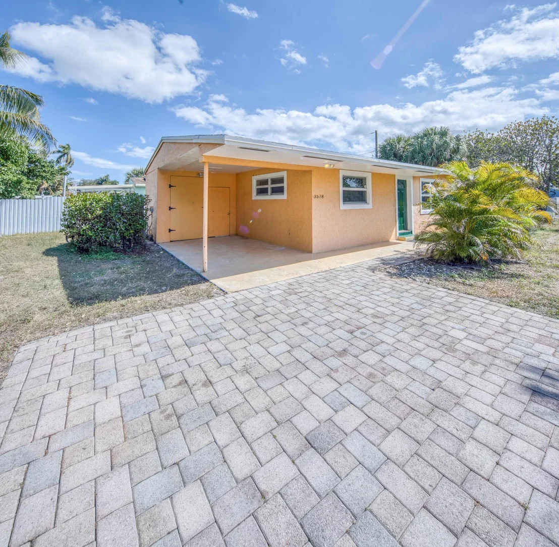 Photo of 3578 Coconut Road
