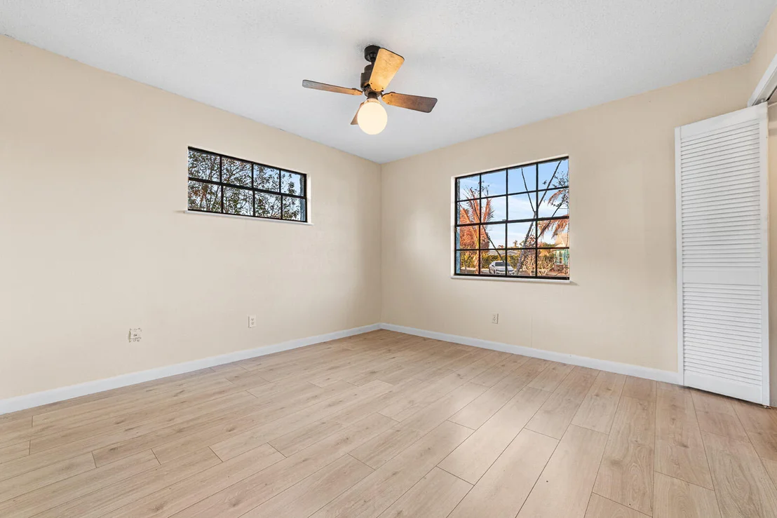 Photo of 3122 SE 34th Avenue