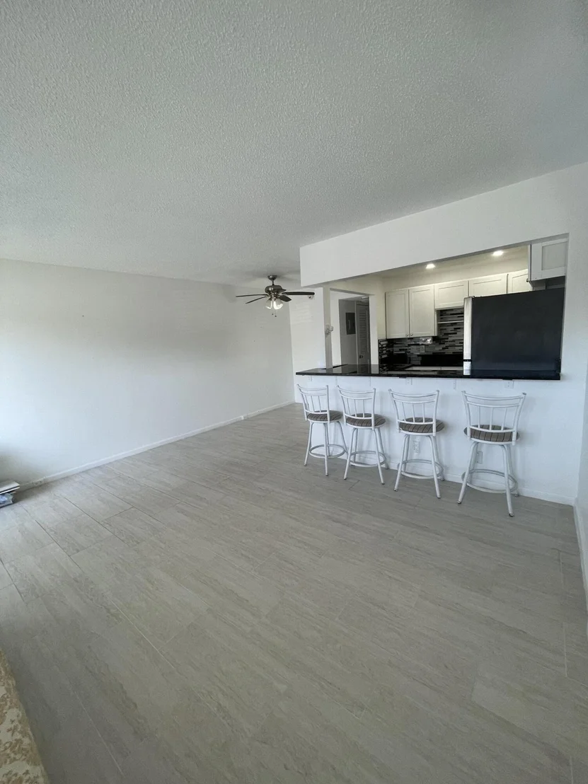 Photo of Unit 1021 at 1021 Durham A