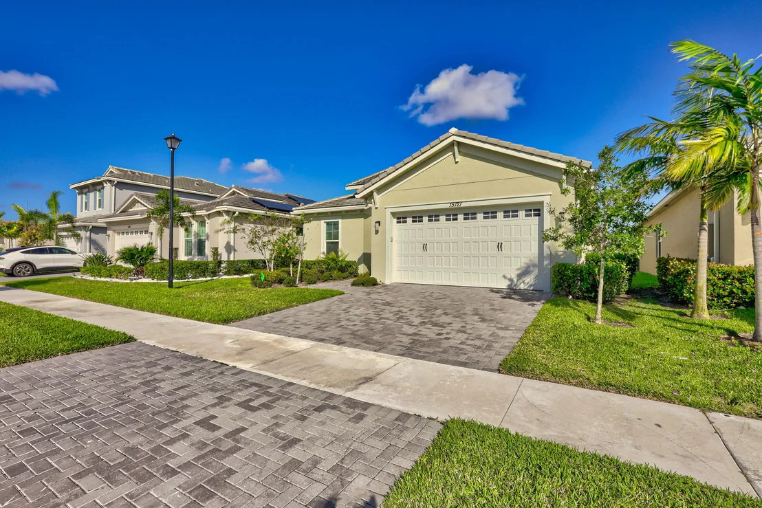 Photo of 15121 Goldfinch Circle
