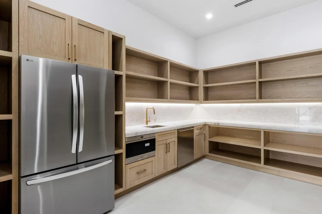 Photo of 88 W Riverside Drive