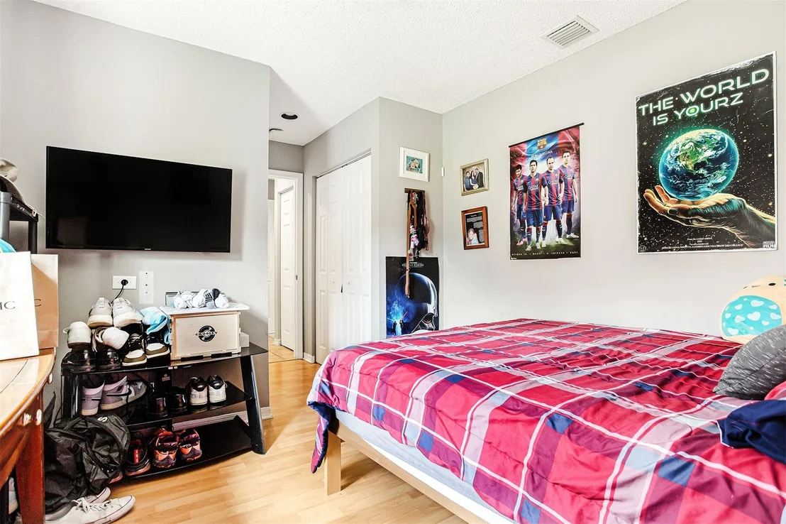 Photo of 1127 Alexander Bend