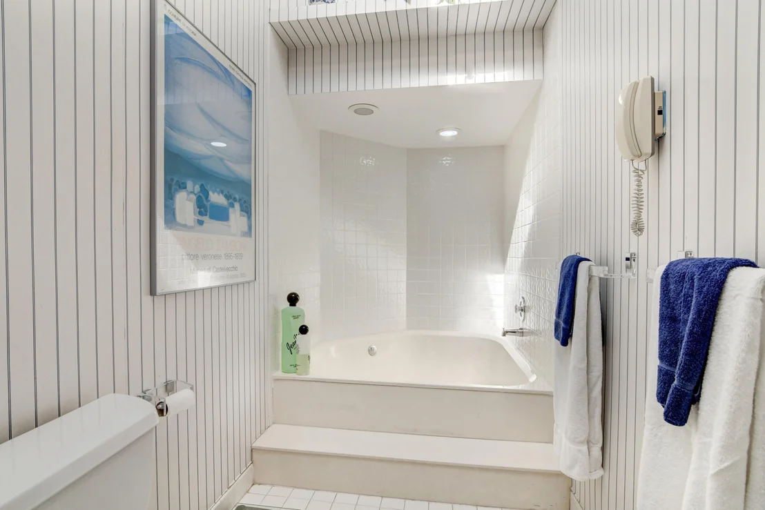 Photo of 6089 Bay Isles Drive