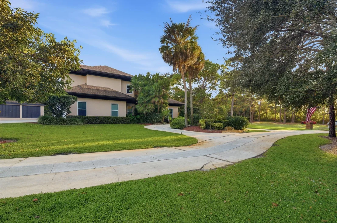 Photo of 4838 Charlton Way