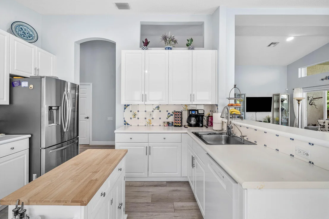 Photo of 7182 HAVILAND Circle