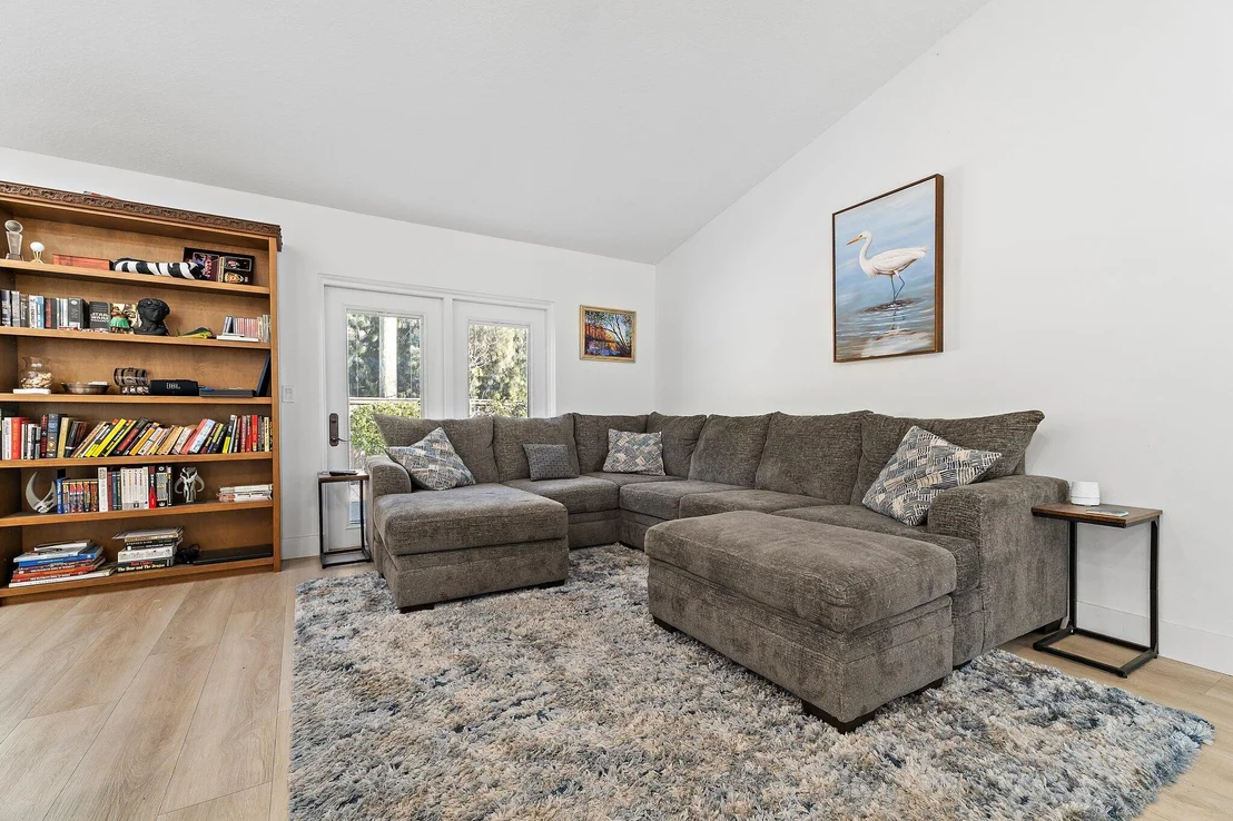 Photo of 162 Greentree Circle