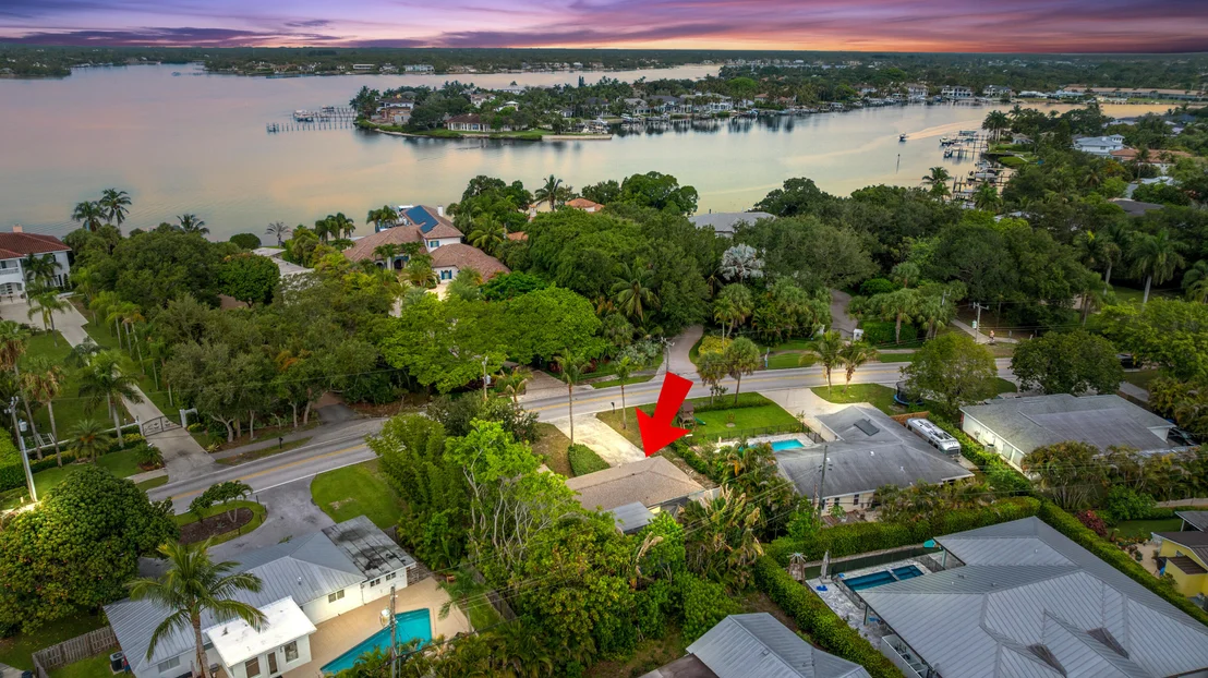 Photo of 201 W Riverside Drive