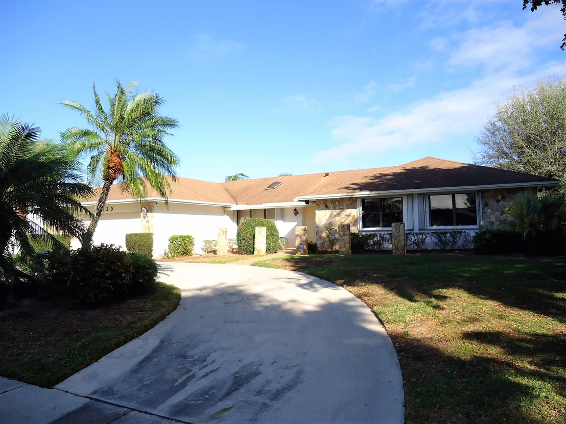 Photo of 3129 Lakeview Drive
