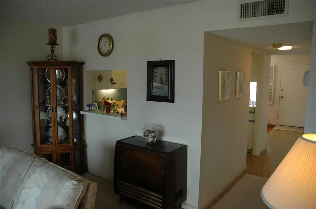 Photo of Unit 607 at 2611 N Riverside Drive