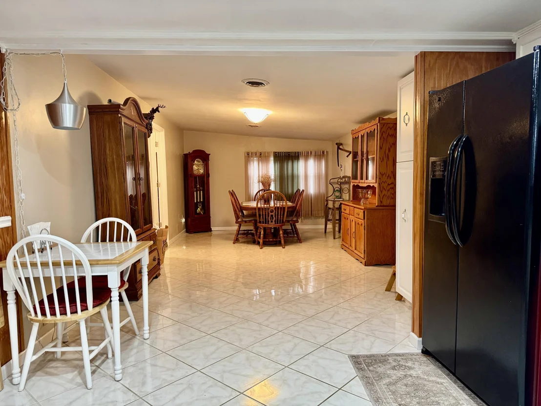 Photo of 1183 Canal Way