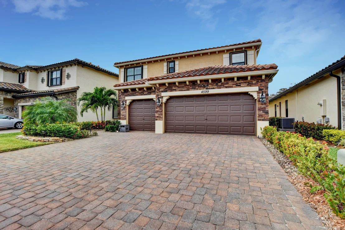 Photo of 4599 Willow Basin Way