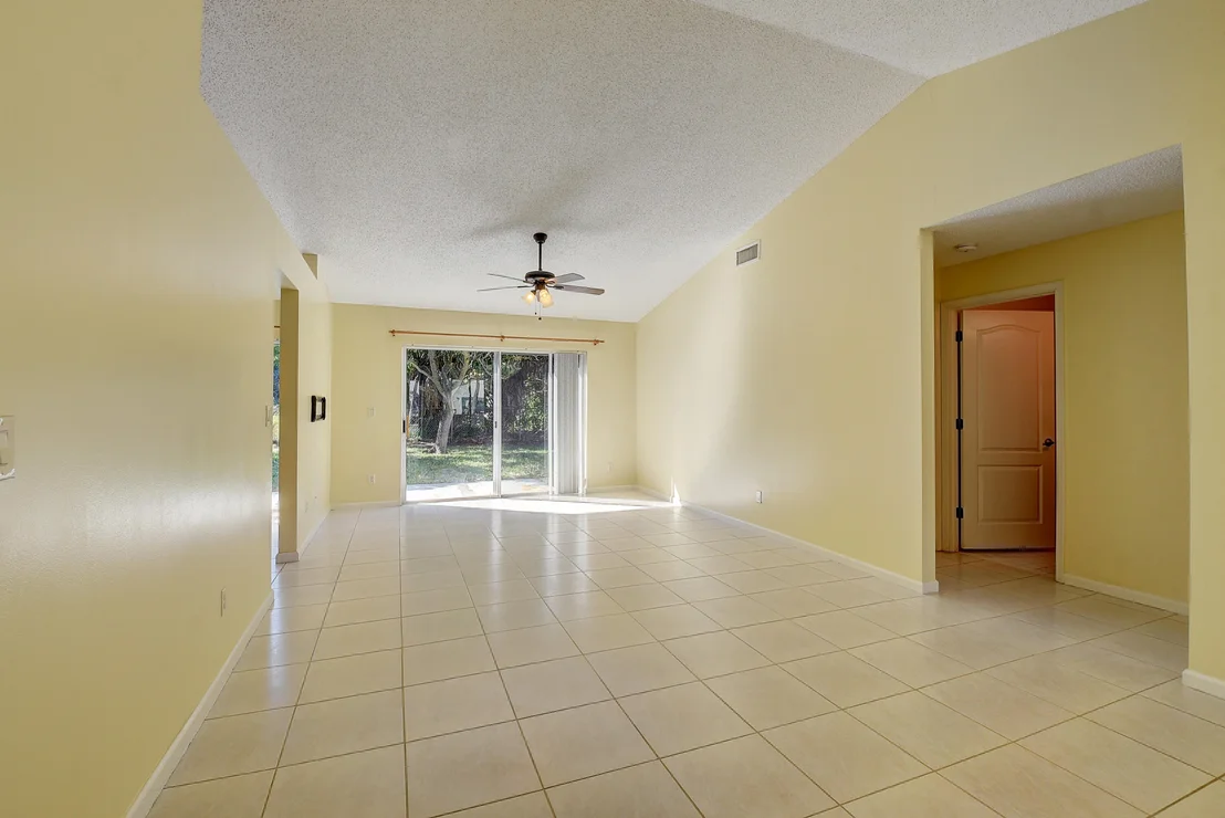 Photo of 742 W Ocean Drive