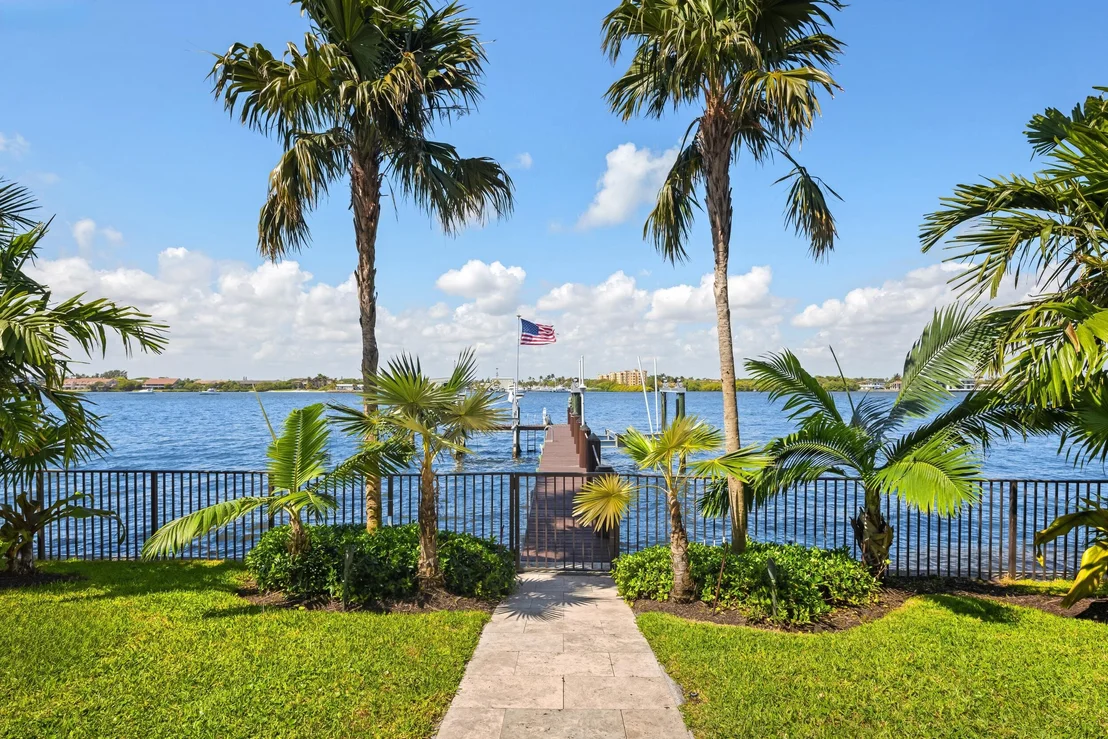 Photo of 1675 Lands End Road