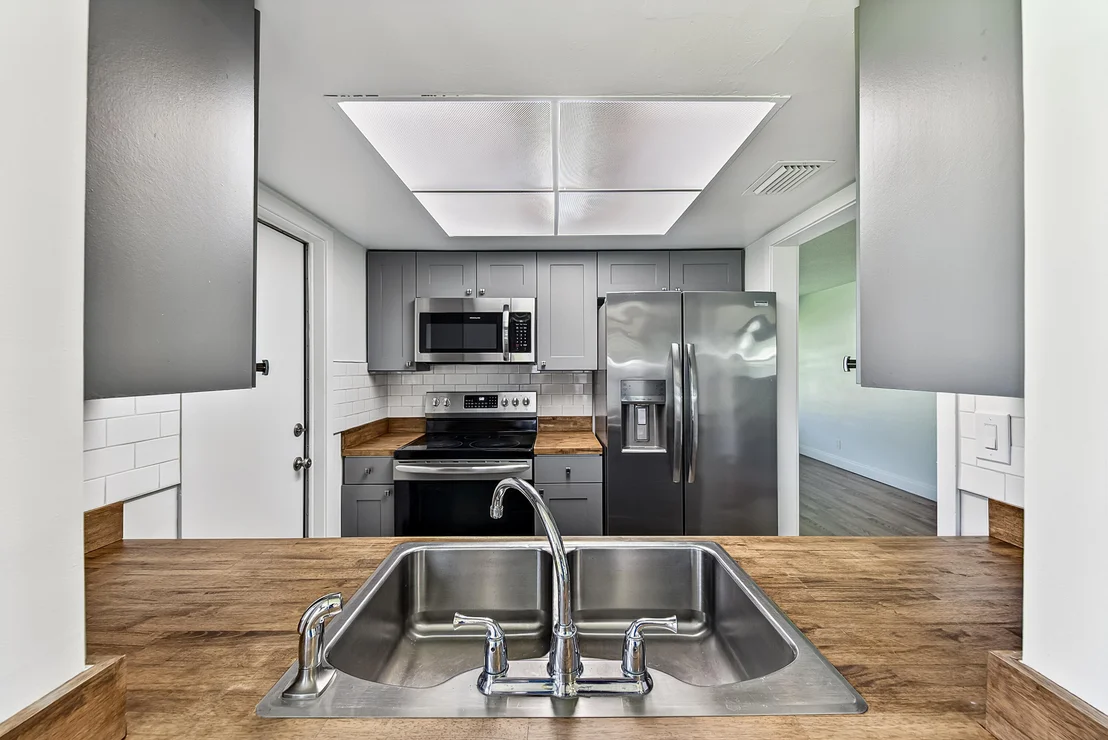 Photo of 2521 N Cypress Road