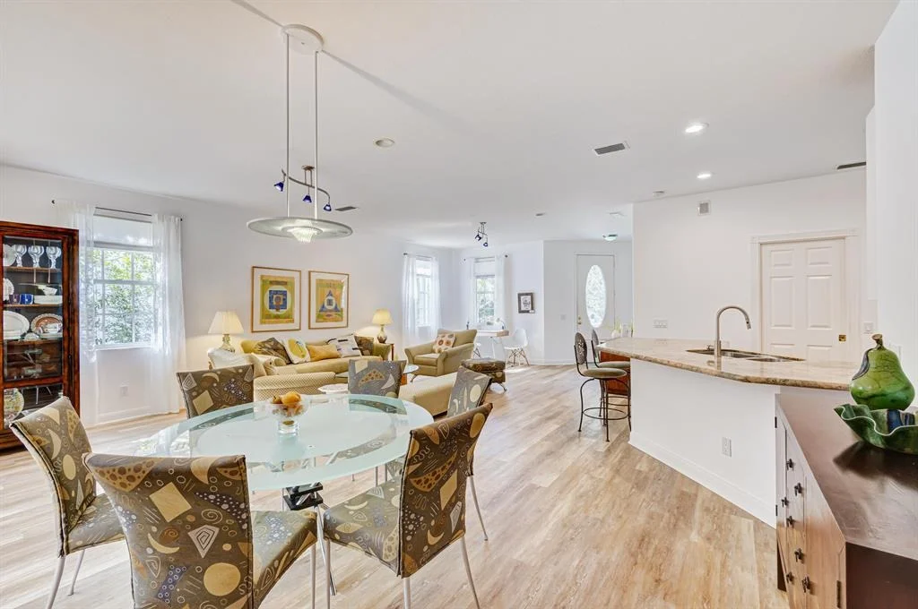 Photo of 185 Barbados Drive