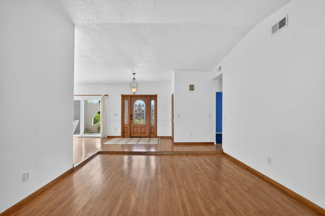 Photo of 20876 Sugarloaf Lane