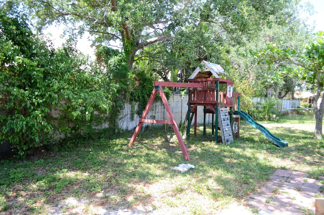 Photo of 330 Ross Drive