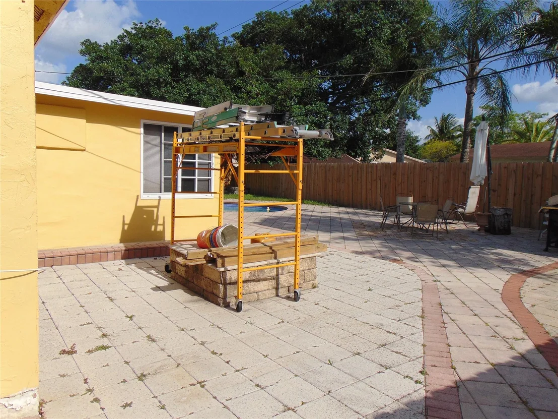 Photo of 6512 NW 9th Street