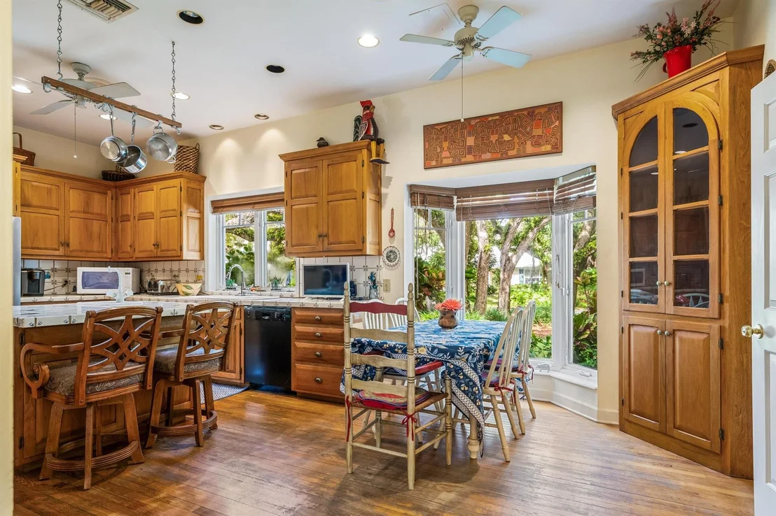 Photo of 1086 Winding River Road