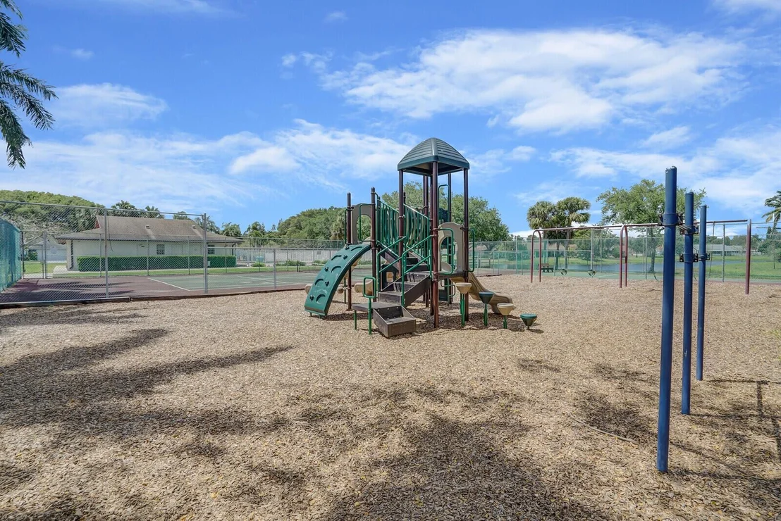 Photo of 1836 Edgewater Drive