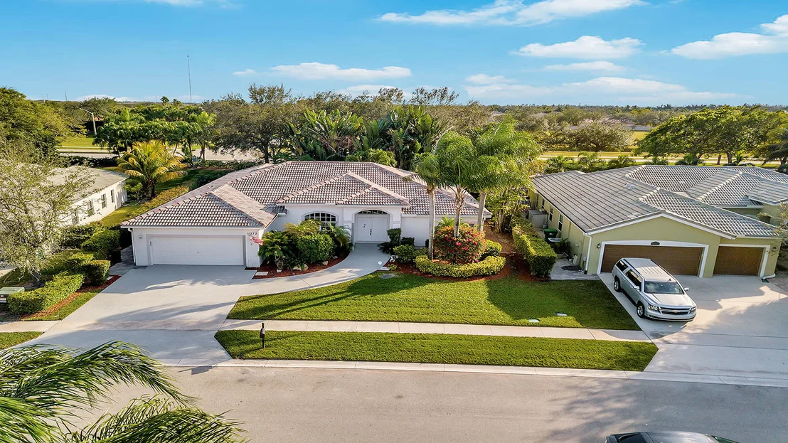 Photo of 11272 Edgewater Circle
