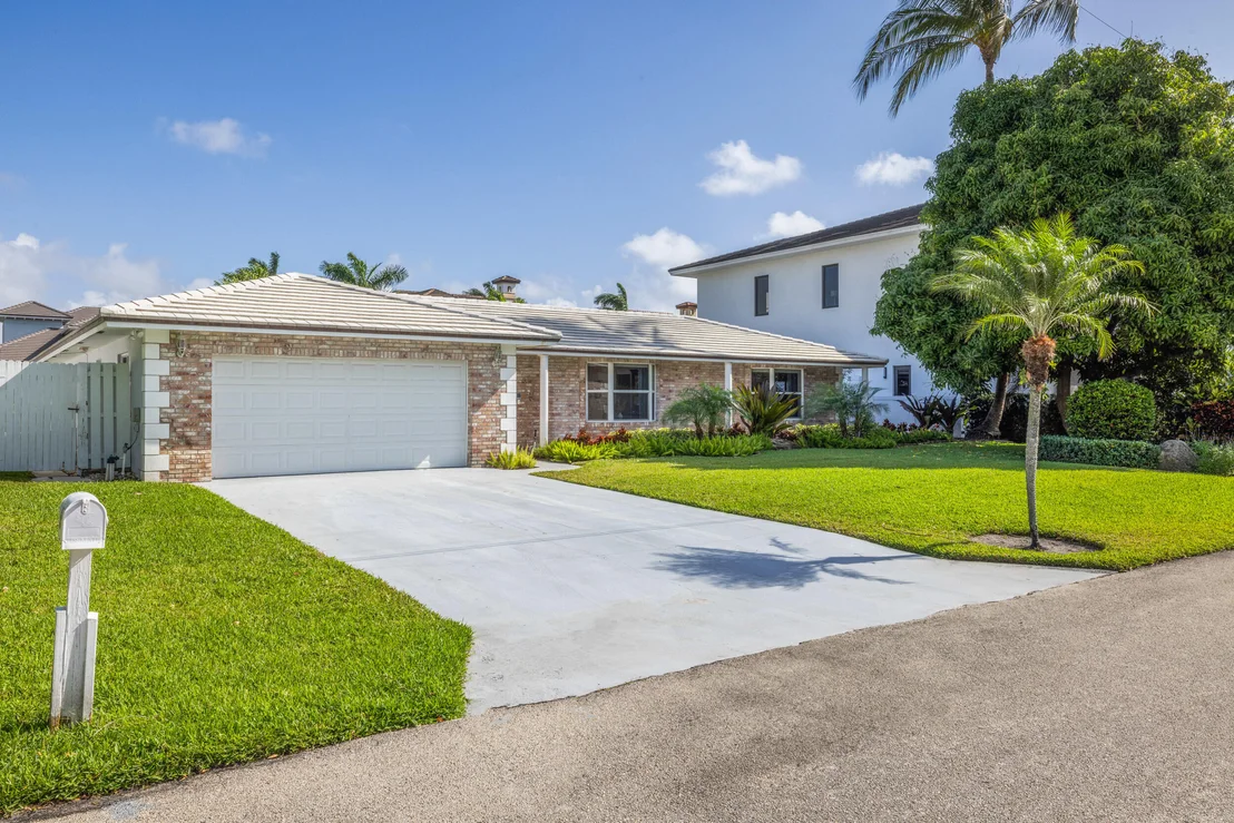Photo of 925 Cypress Drive