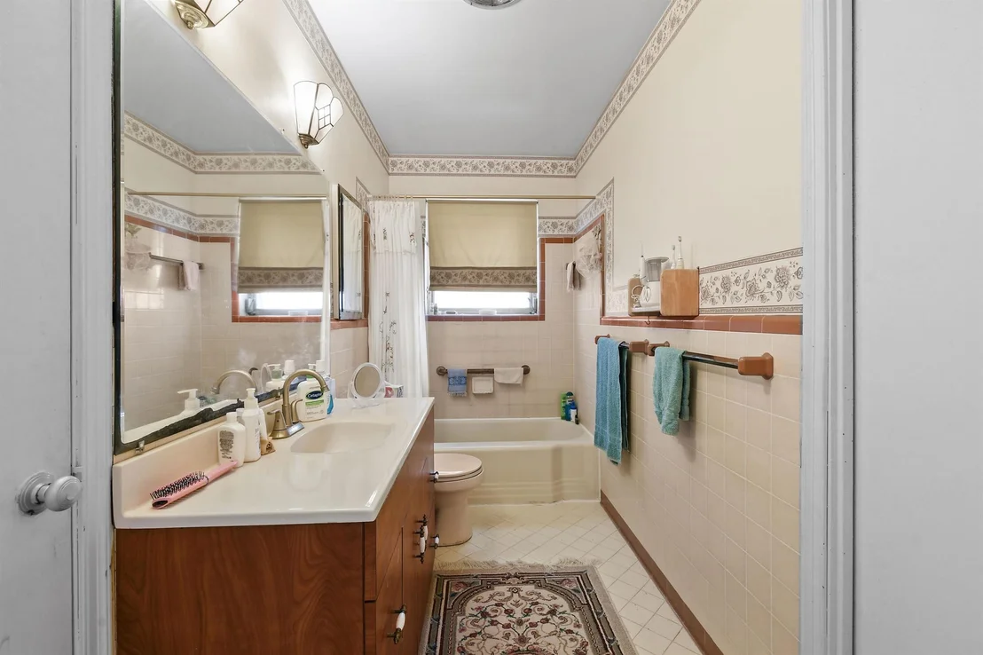 Photo of 7945 Pine Tree Lane