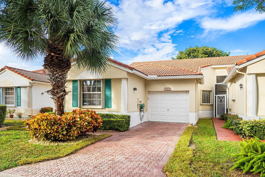 Photo of 6253 Heliconia Road