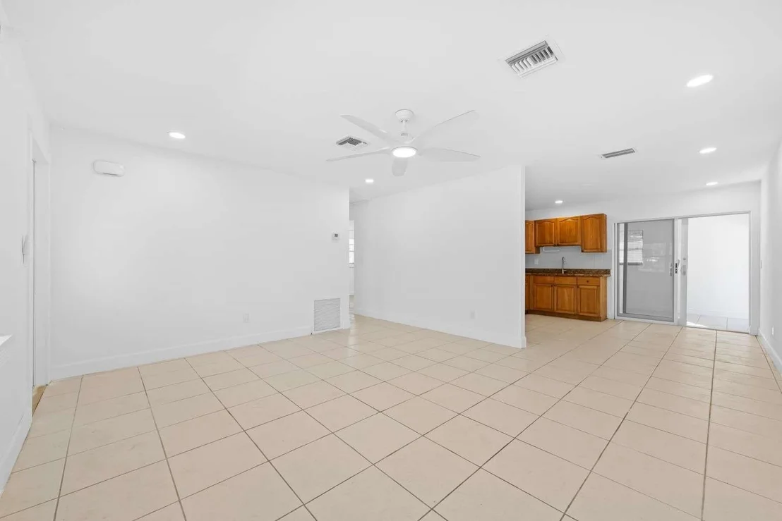 Photo of 4530 NW 25th Place