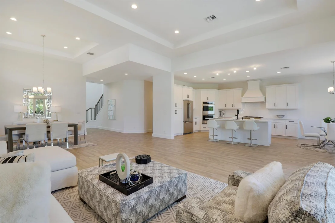 Photo of 9194 Crestview Circle