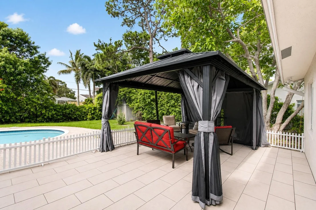 Photo of 5442 Sunrise Boulevard