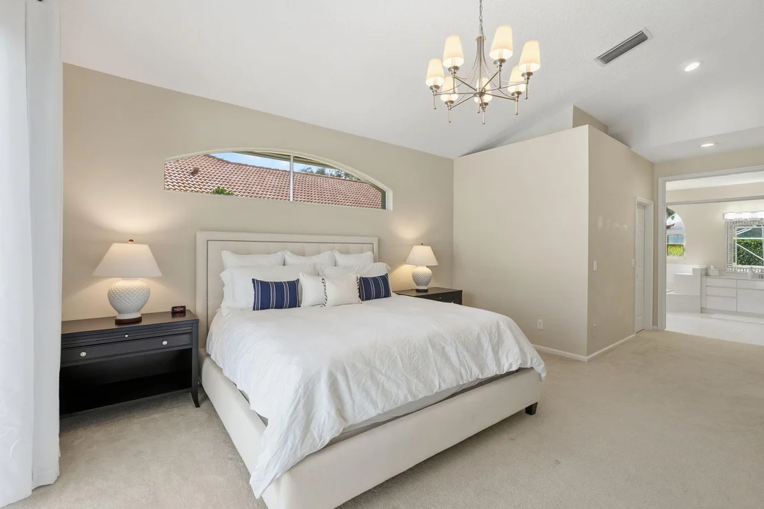 Photo of 159 N River Drive E